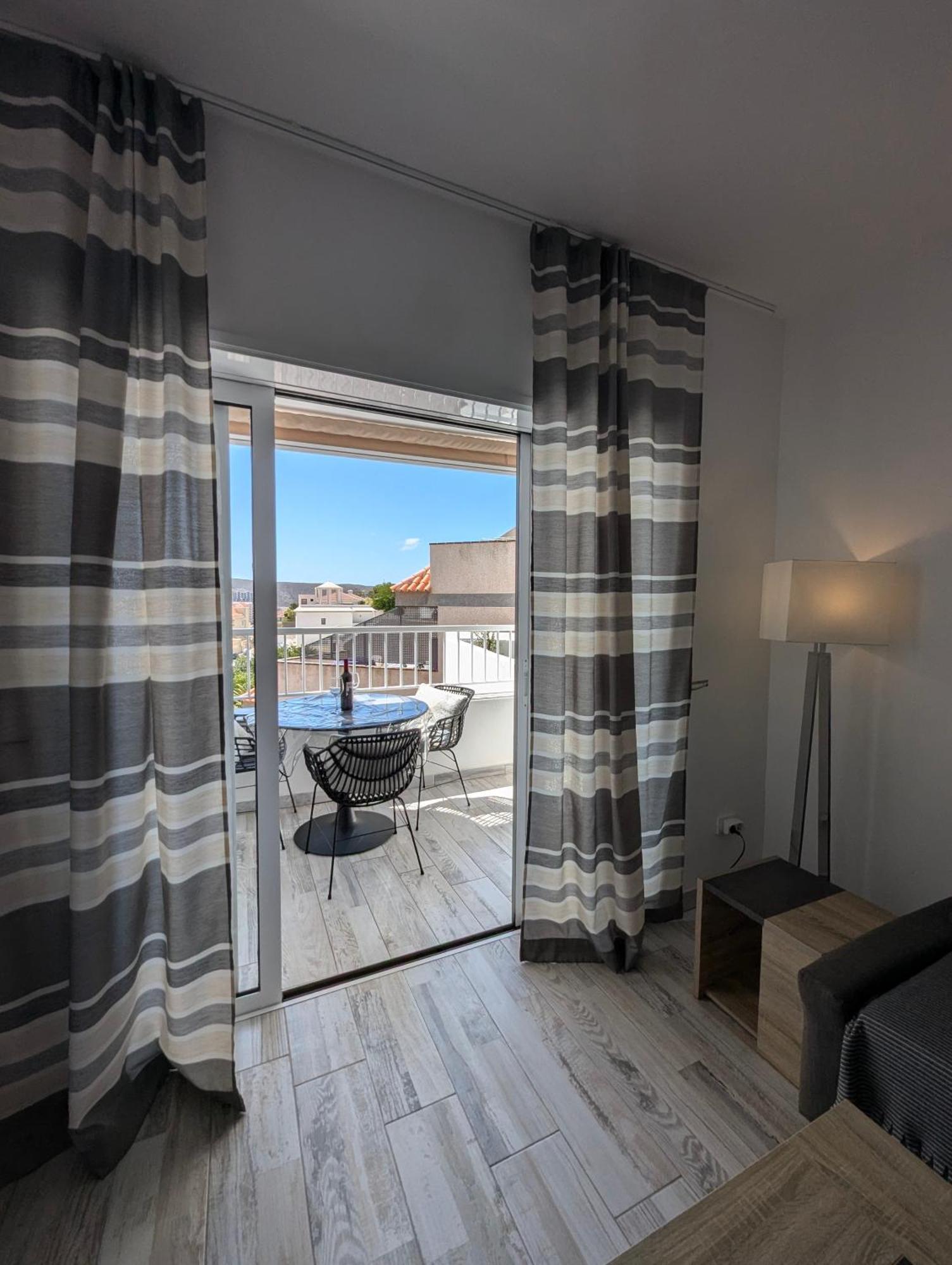 Cozy Apartment In Los Cristianos Guincho  Esterno foto